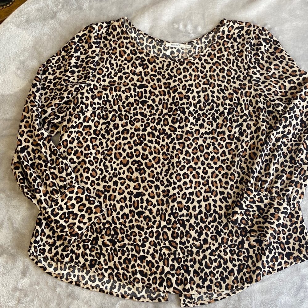 Leopard print dress top size large cuffed sleeves